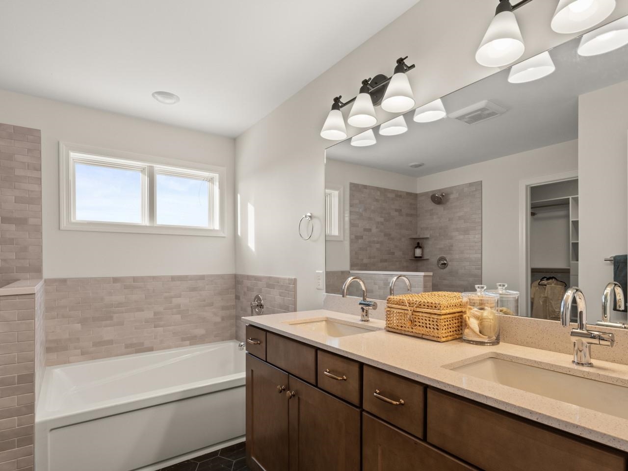 27 Leo Lane photo 14