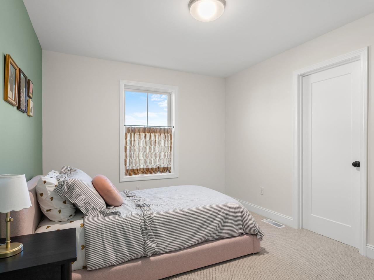 27 Leo Lane photo 18