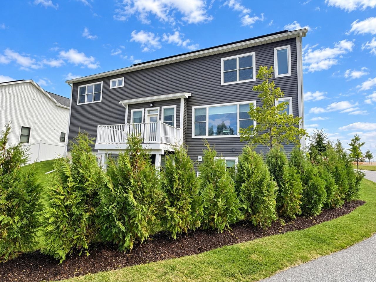 27 Leo Lane photo 2