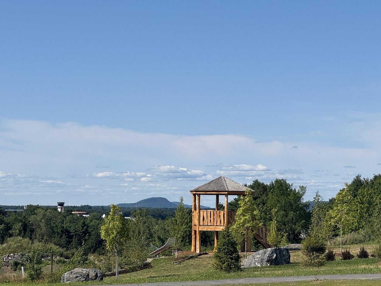 27 Leo Lane photo 38