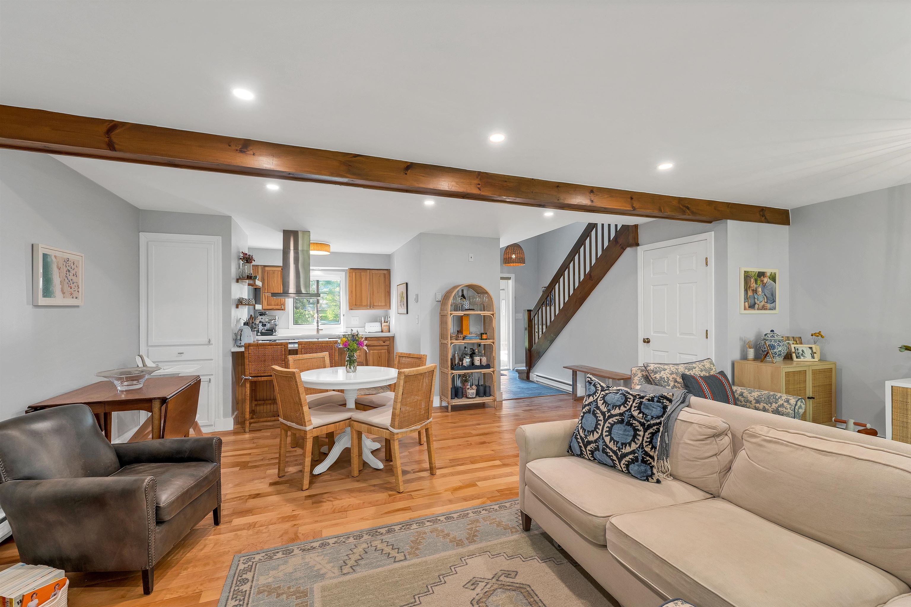 860 Murphys Road photo 8