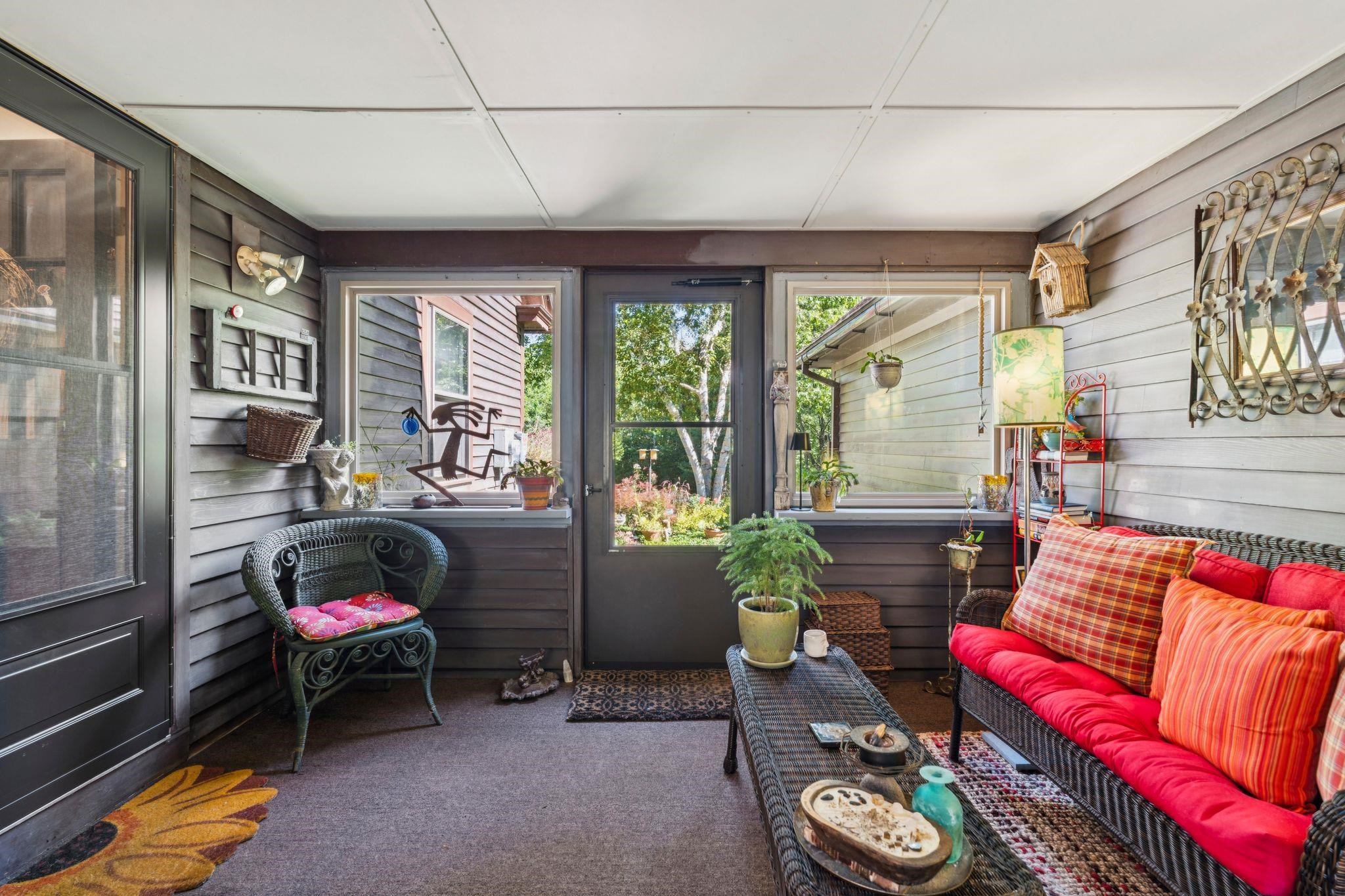 233 Brothers Road photo 8