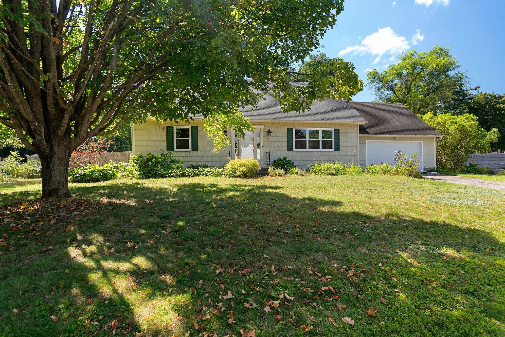 57 Lindale Drive photo 2