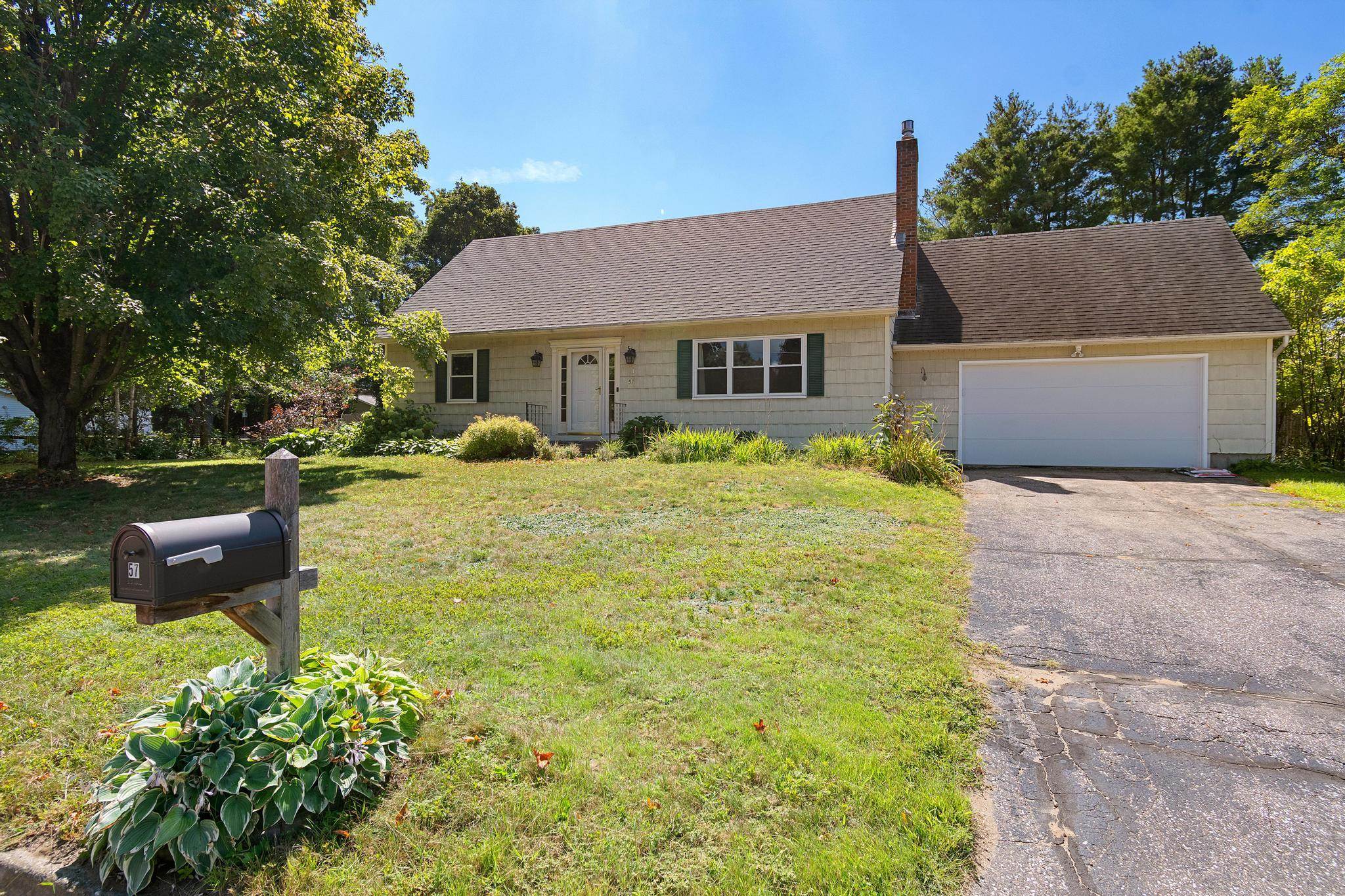 57 Lindale Drive photo 4