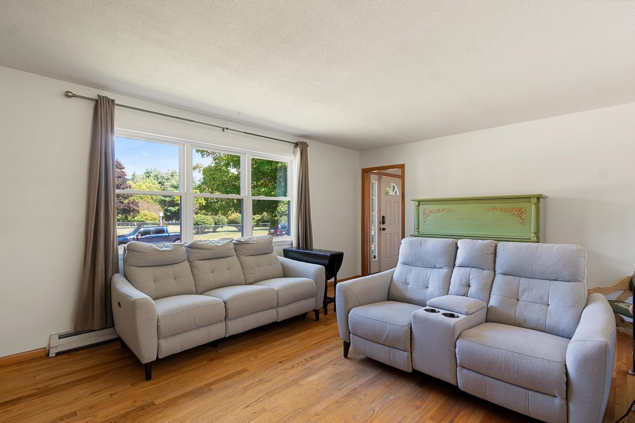 57 Lindale Drive photo 8