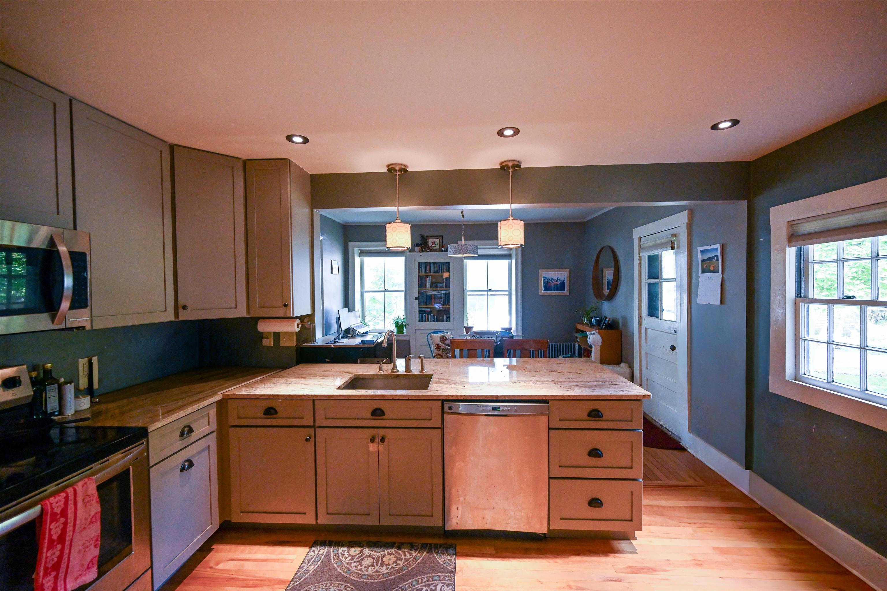 184 Elm Street photo 12