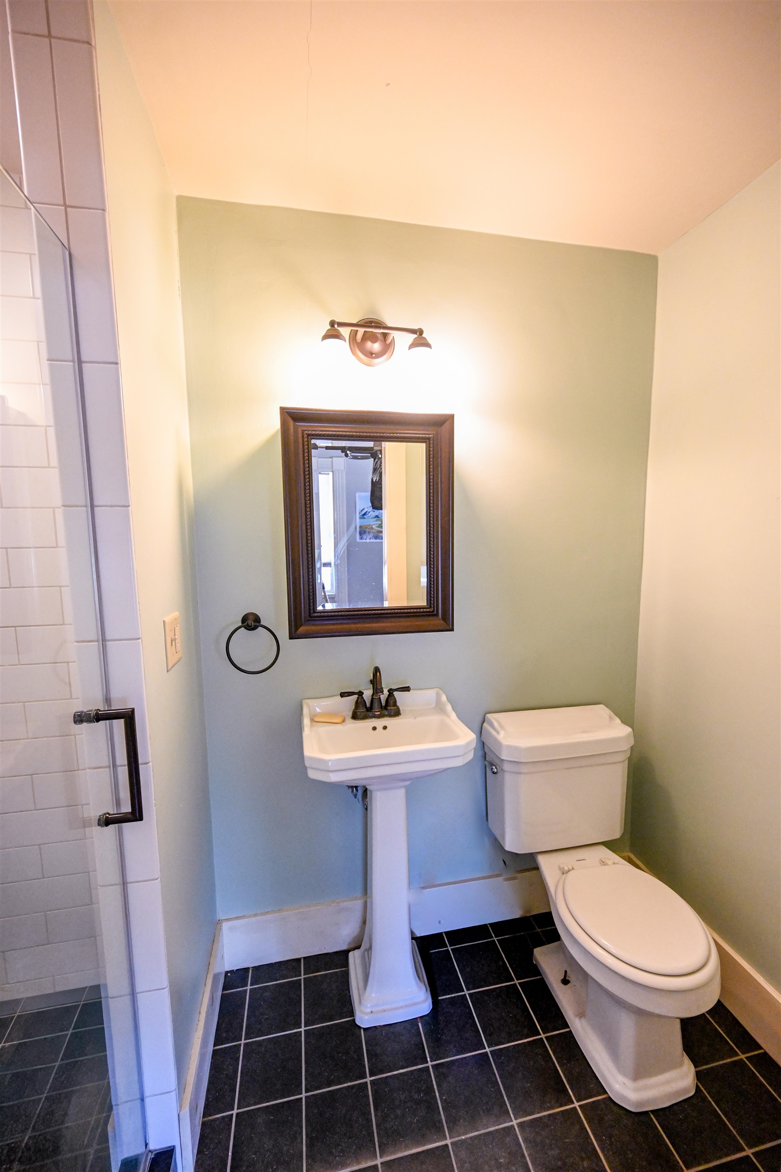 184 Elm Street photo 16