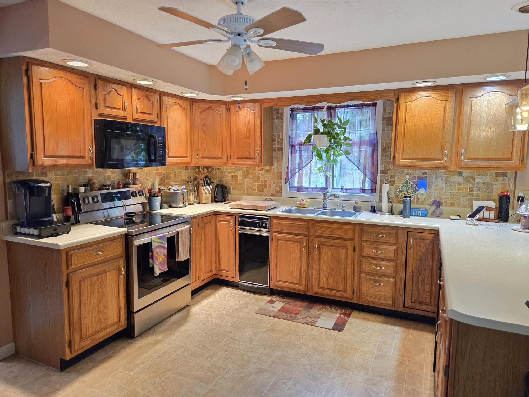 61 Giffin Court photo 7