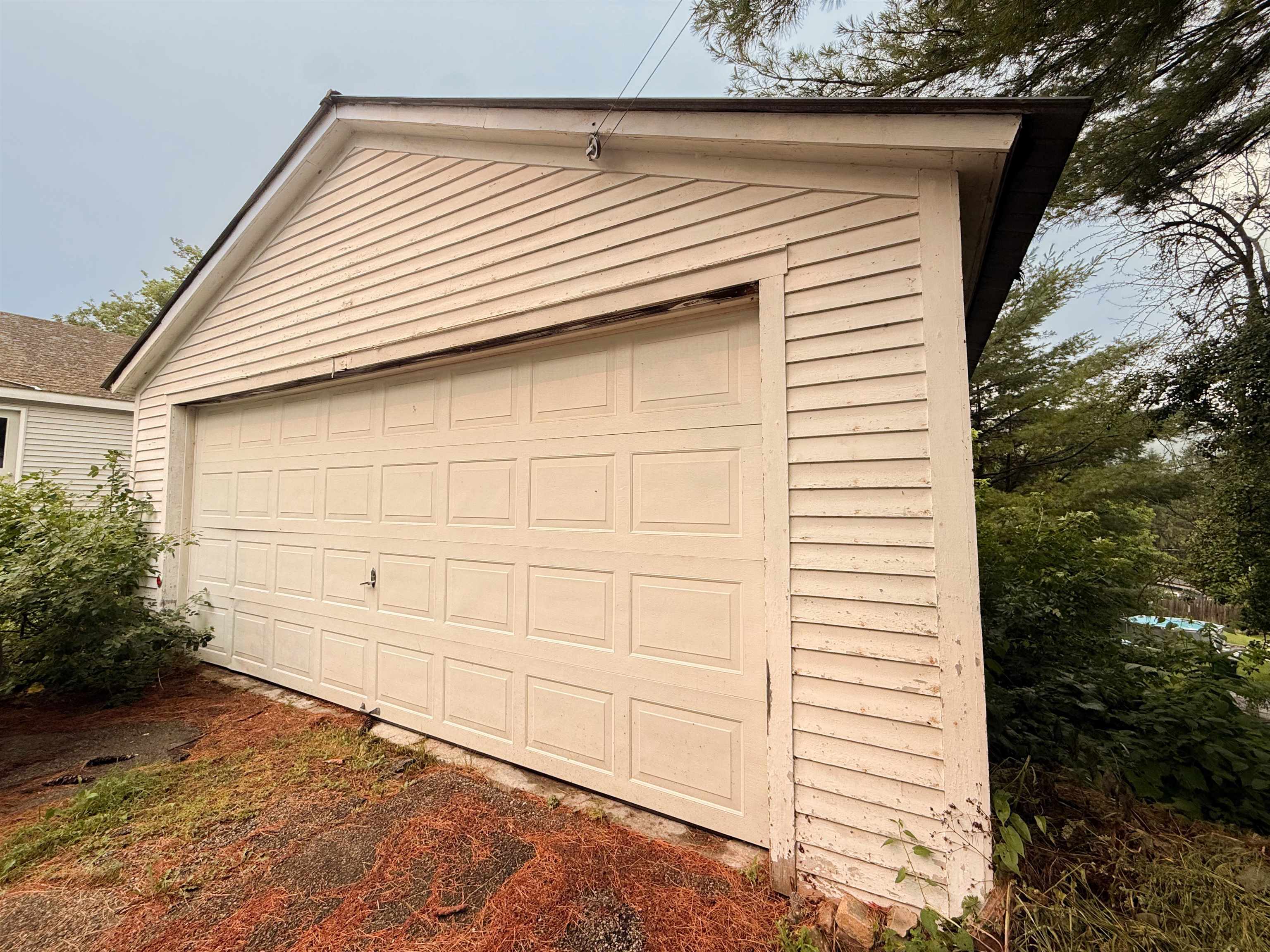 543 Pleasant Street photo 32