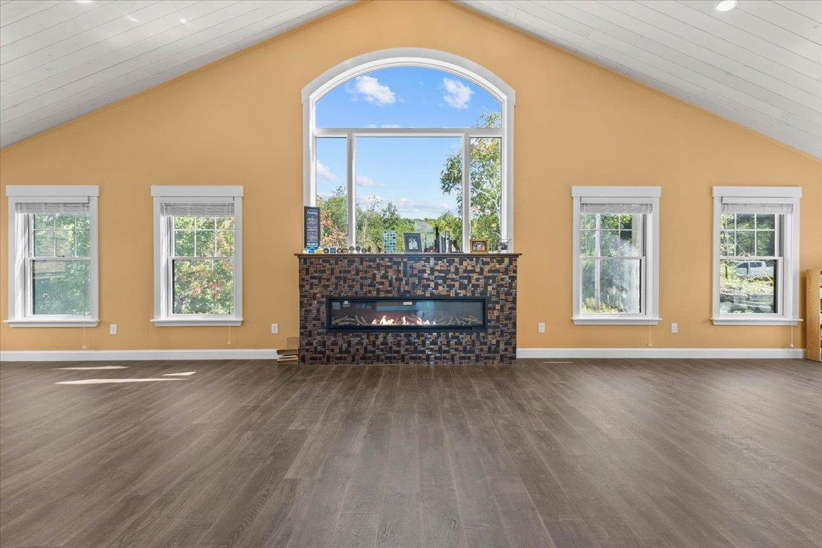 898 Gonyeau Road photo 17