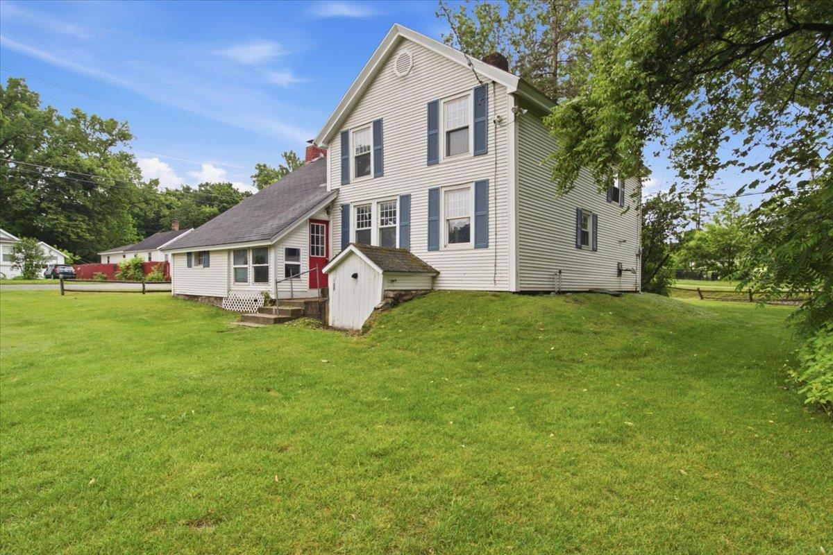 105 Hicks Avenue photo 2