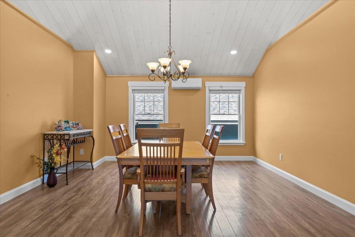 898 Gonyeau Road photo 20