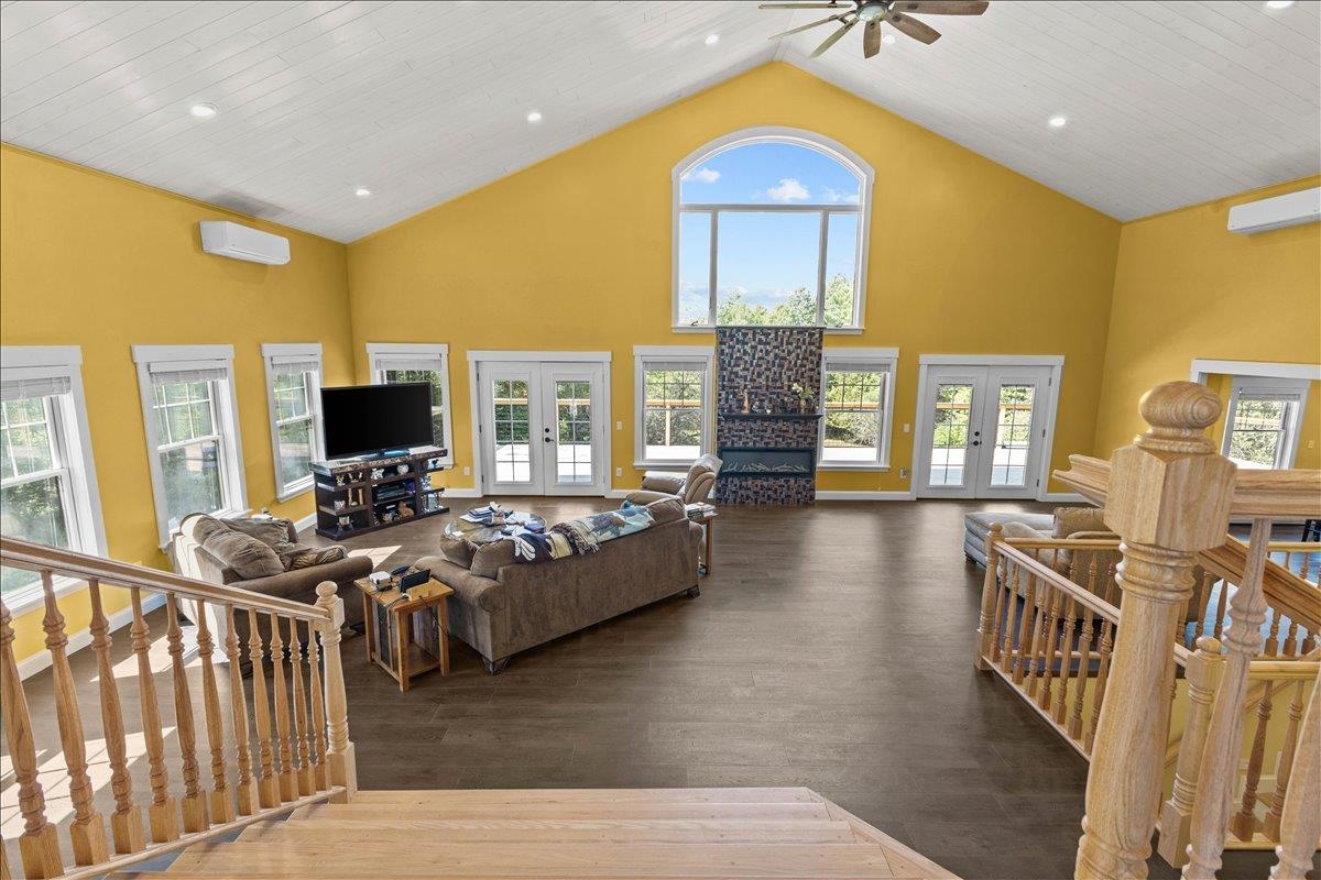 898 Gonyeau Road photo 21