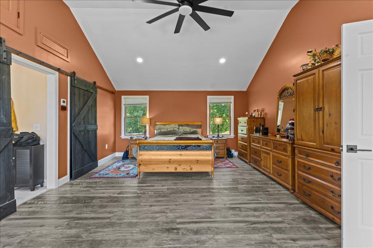 898 Gonyeau Road photo 23