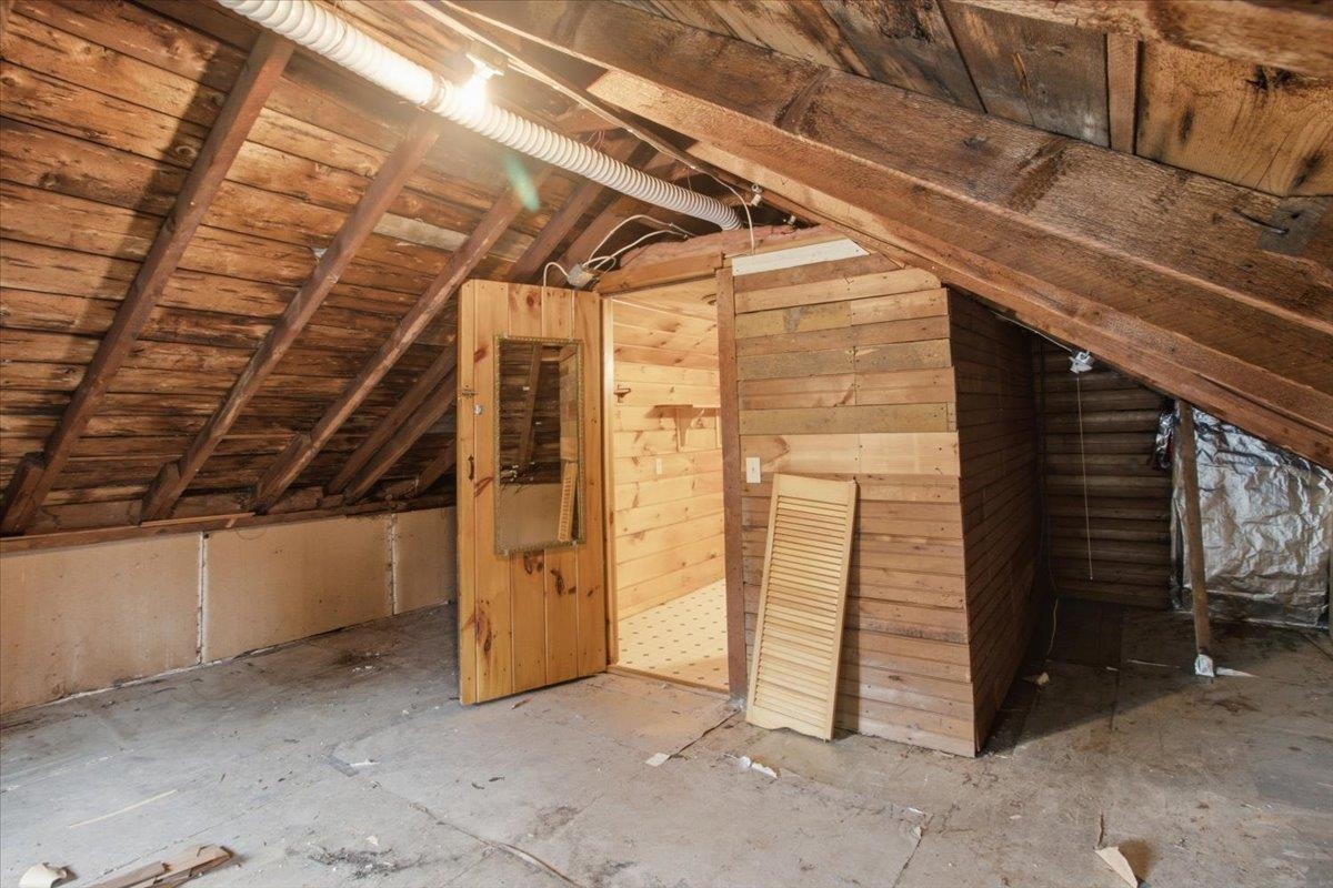 105 Hicks Avenue photo 28