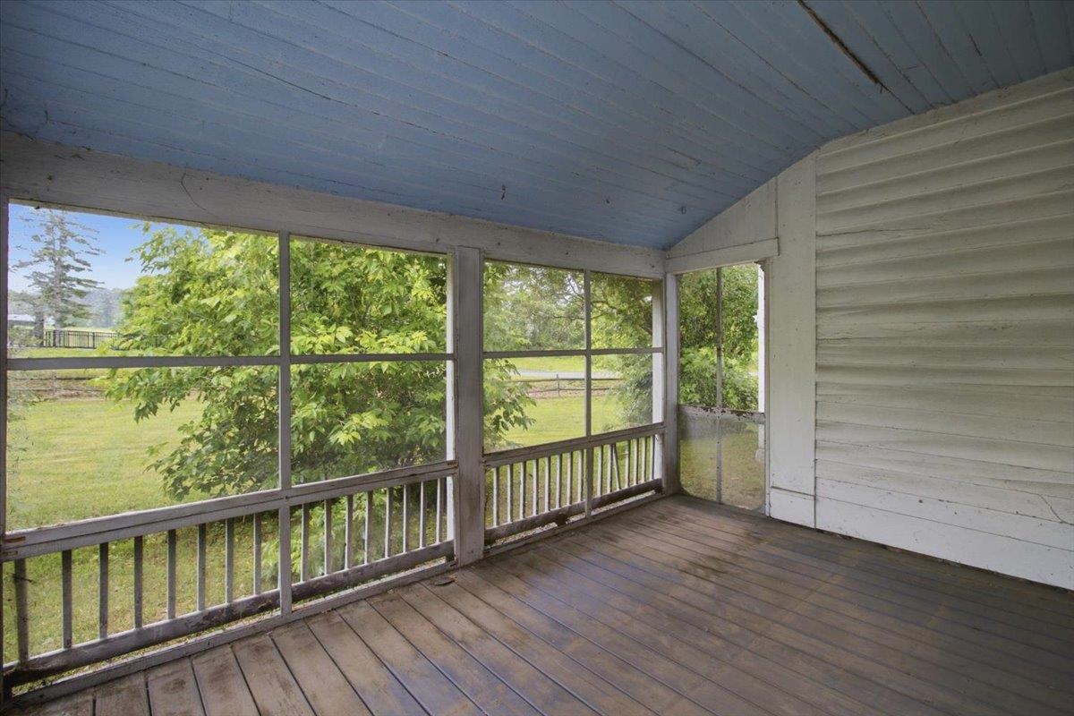 105 Hicks Avenue photo 29