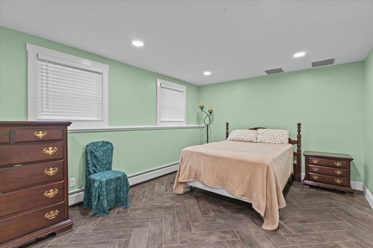 898 Gonyeau Road photo 30