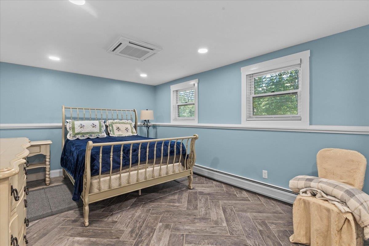 898 Gonyeau Road photo 31