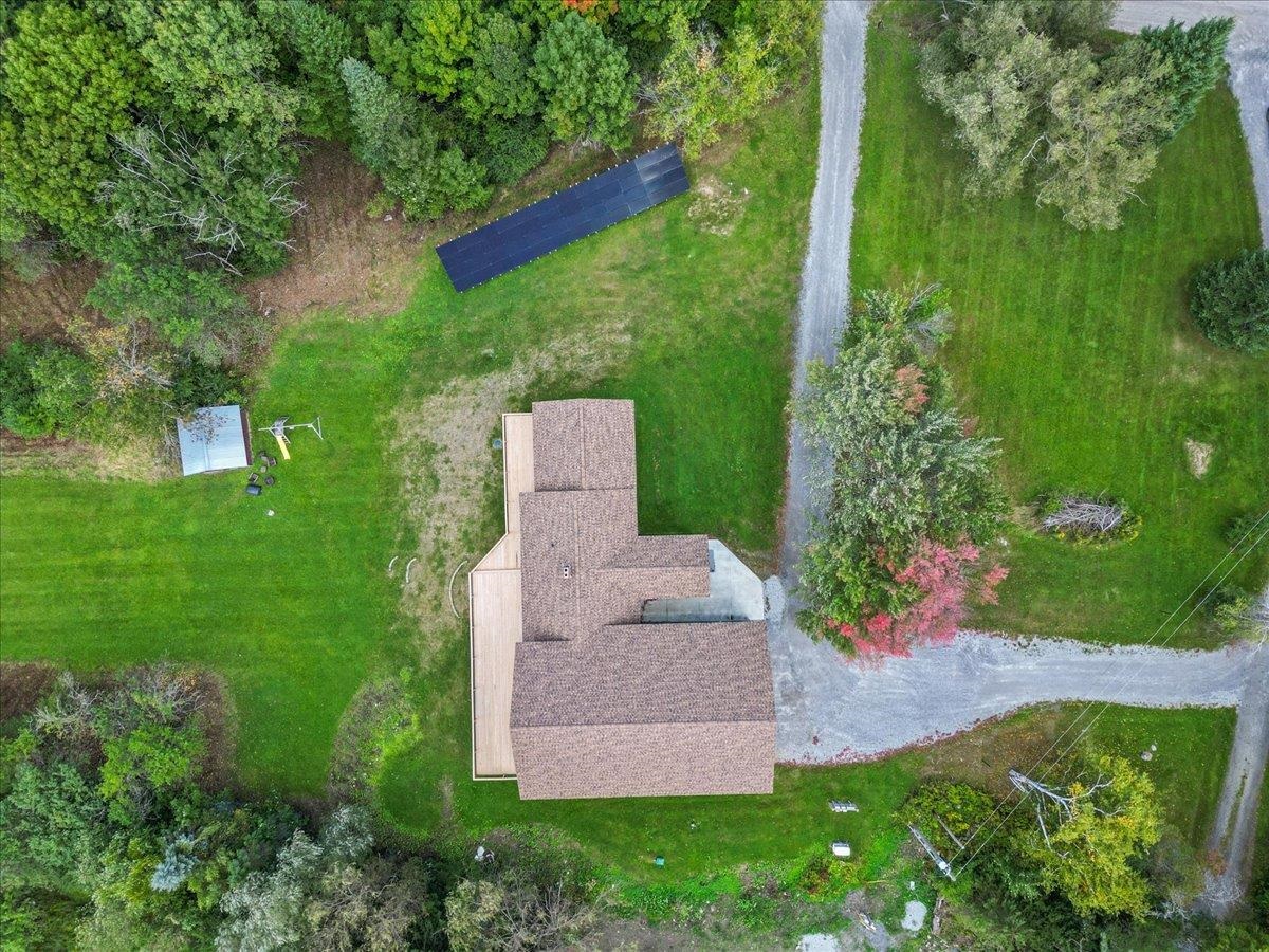 898 Gonyeau Road photo 37