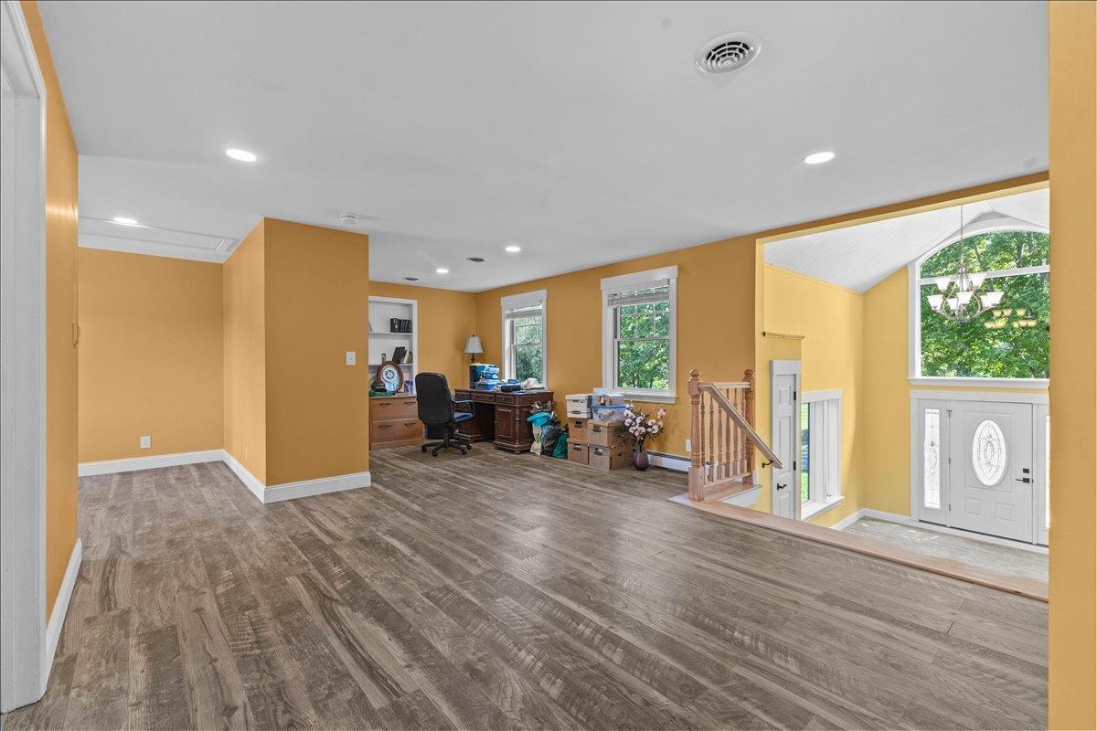 898 Gonyeau Road photo 7