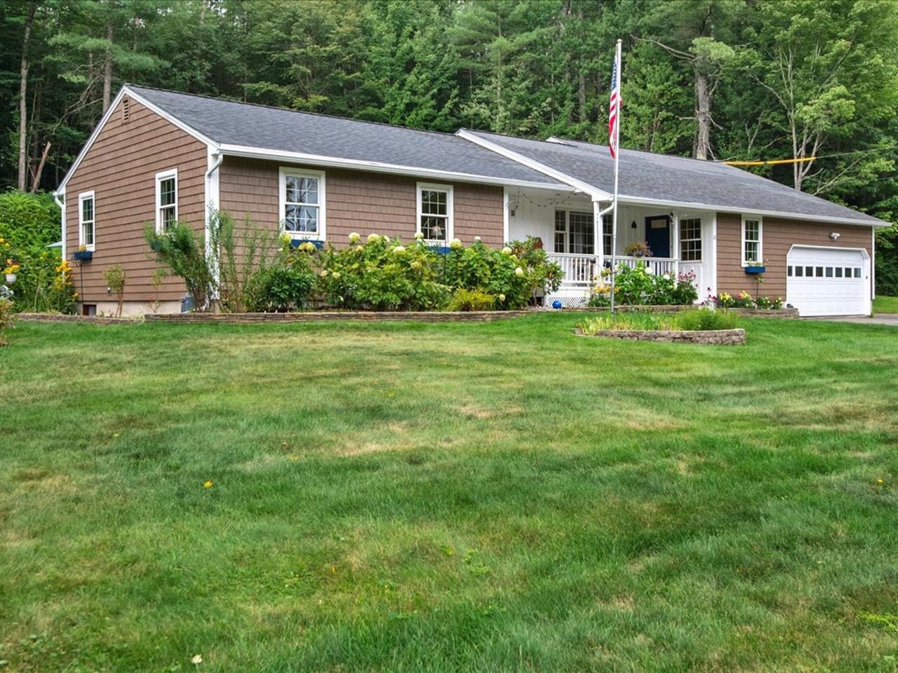 13 Pinehurst Drive photo 1