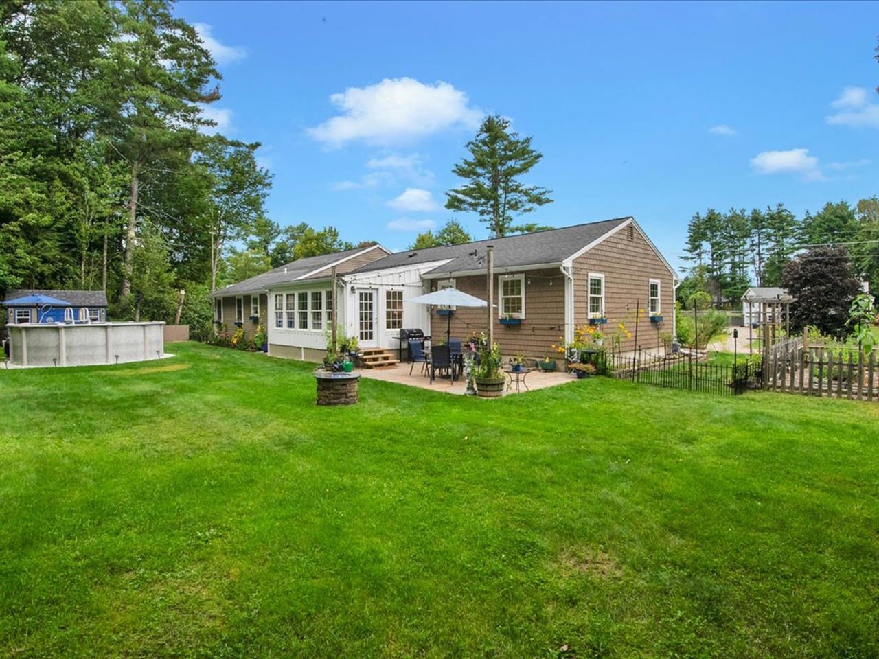 13 Pinehurst Drive photo 2