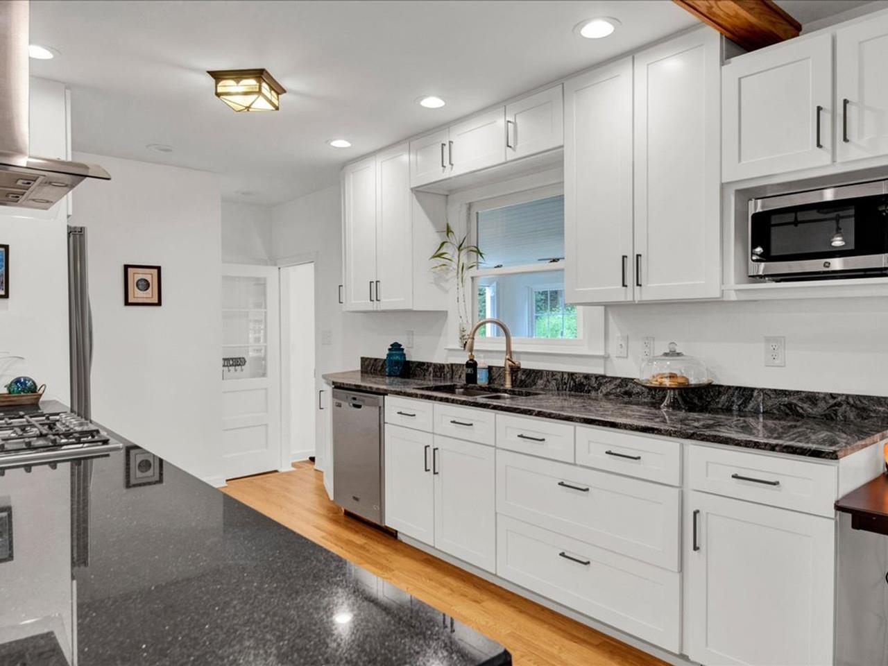 13 Pinehurst Drive photo 8