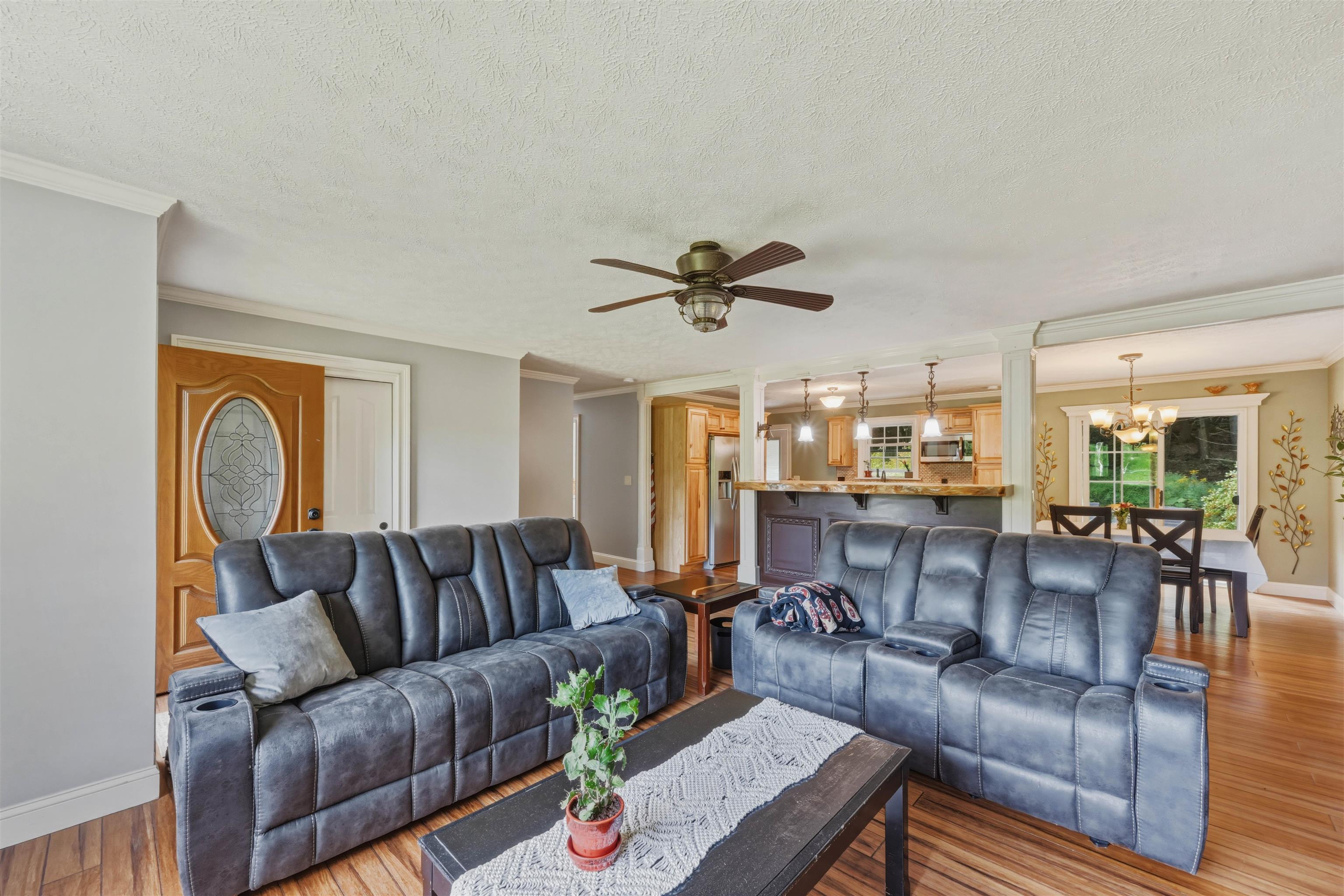 1190 Huntington Road photo 11