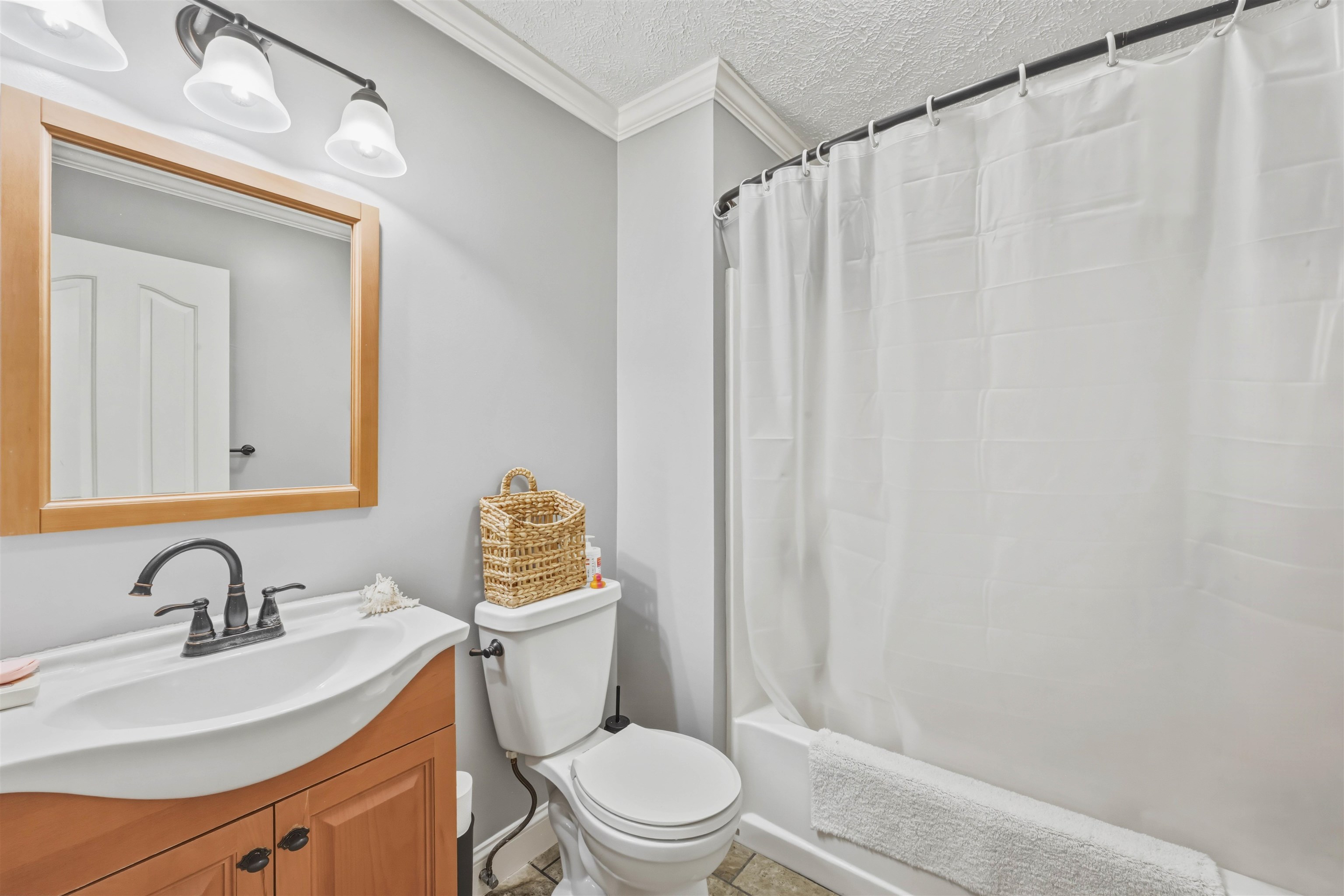 1190 Huntington Road photo 18