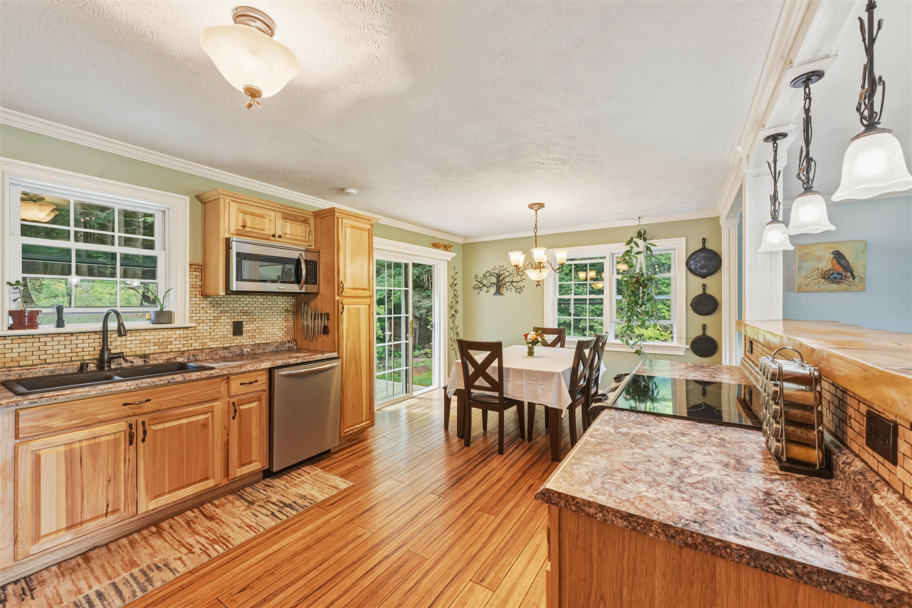 1190 Huntington Road photo 3