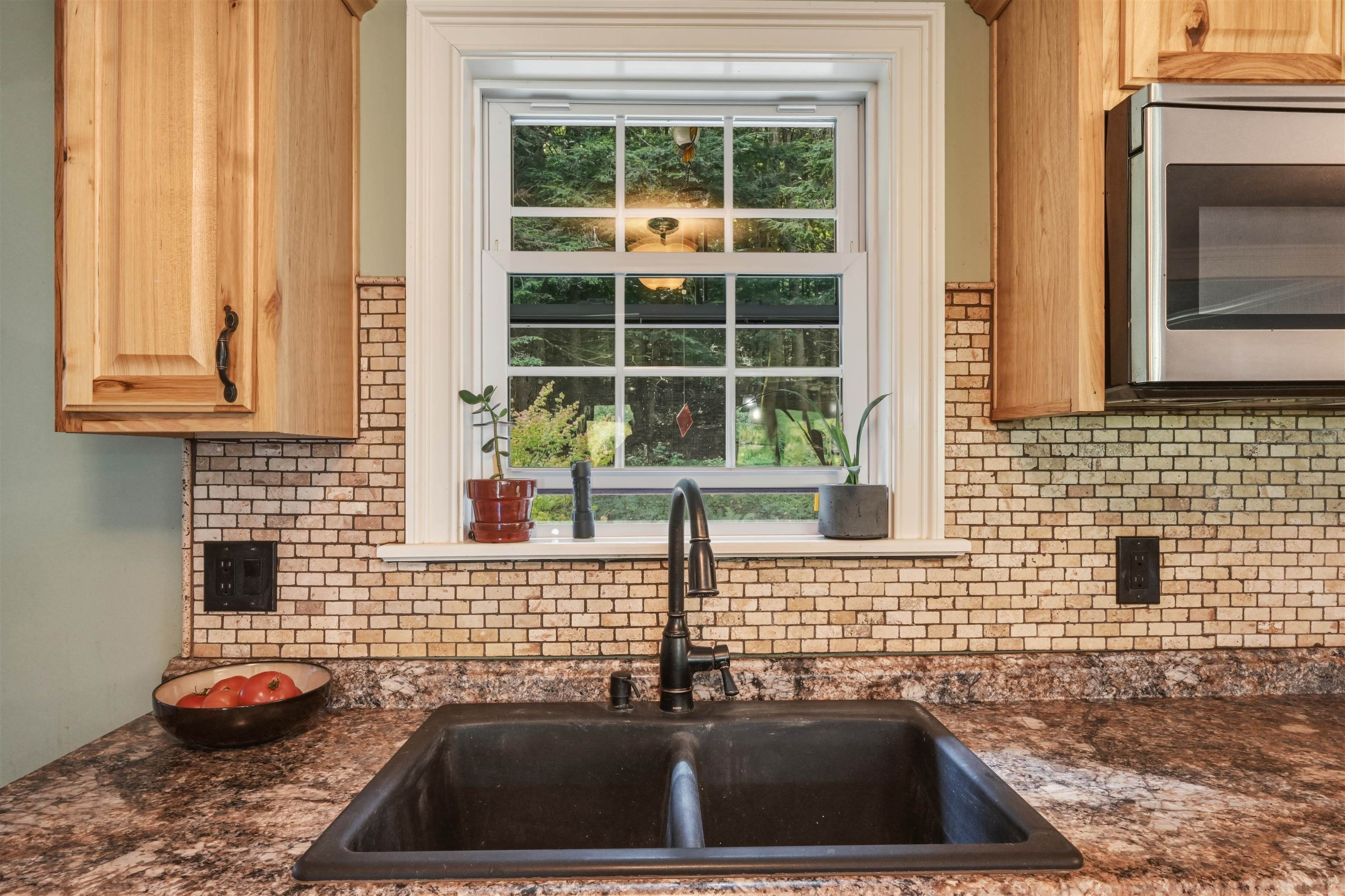 1190 Huntington Road photo 8