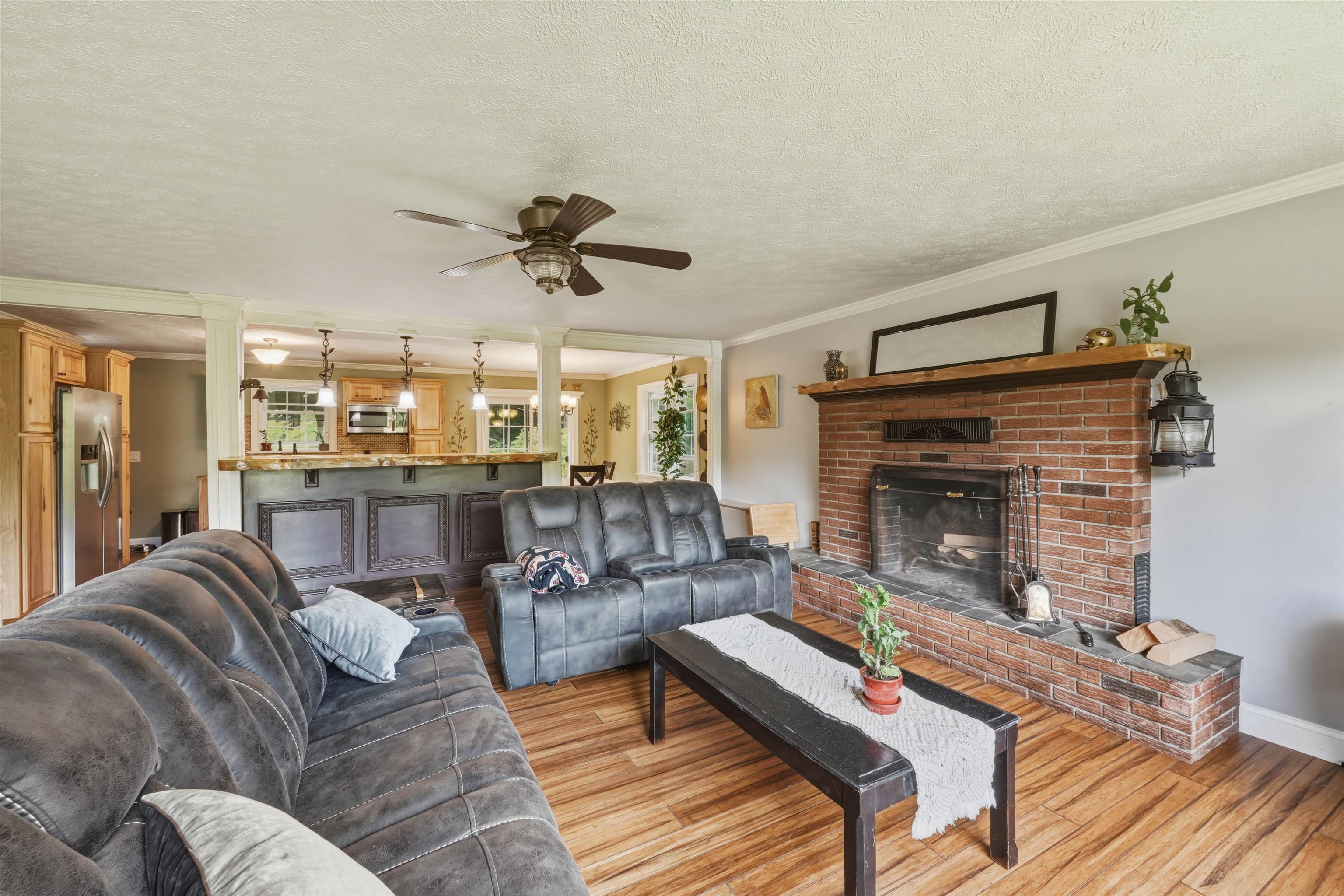 1190 Huntington Road photo 9