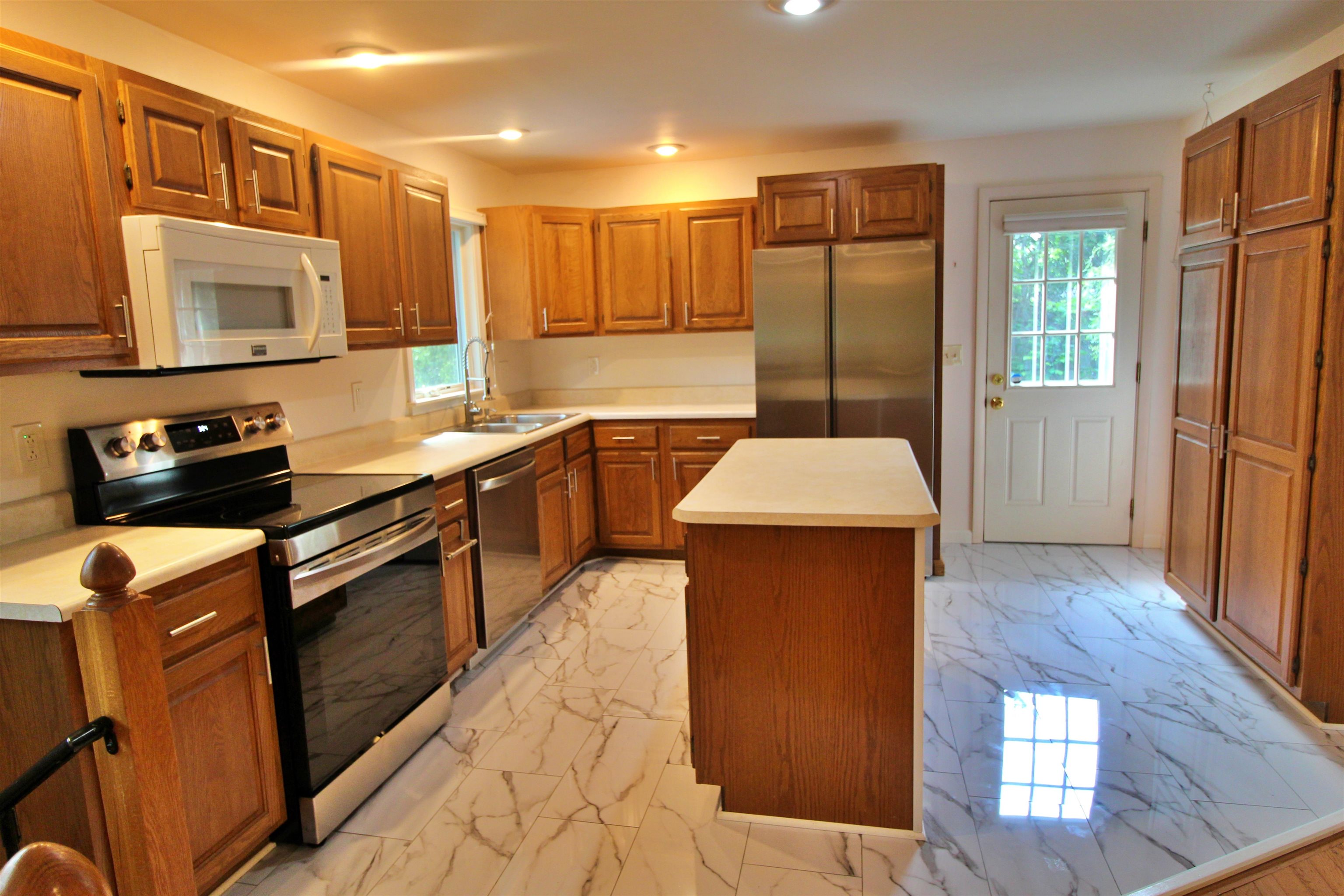 703 Dorset Street photo 16