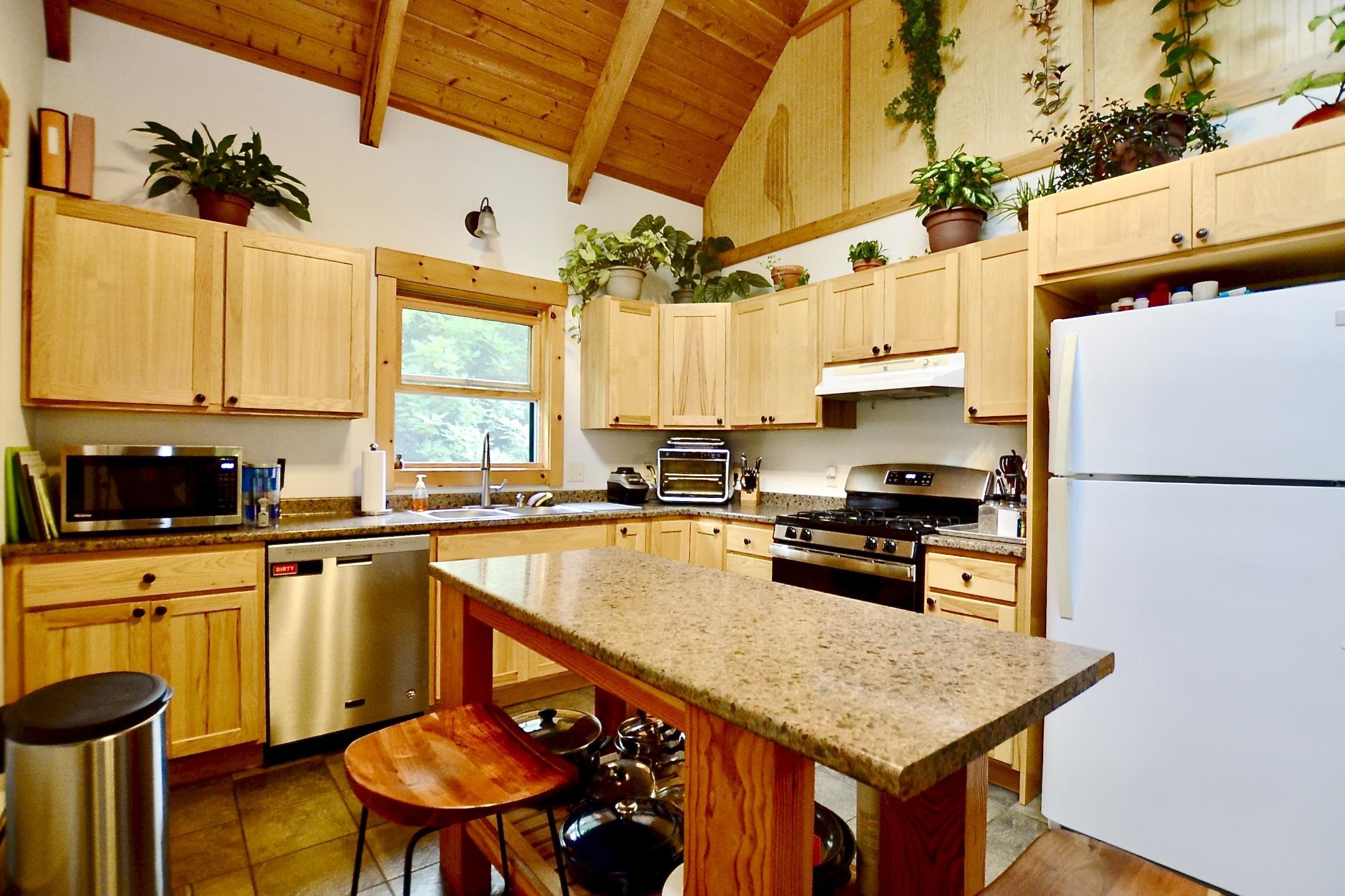 453 Marshall Road photo 7