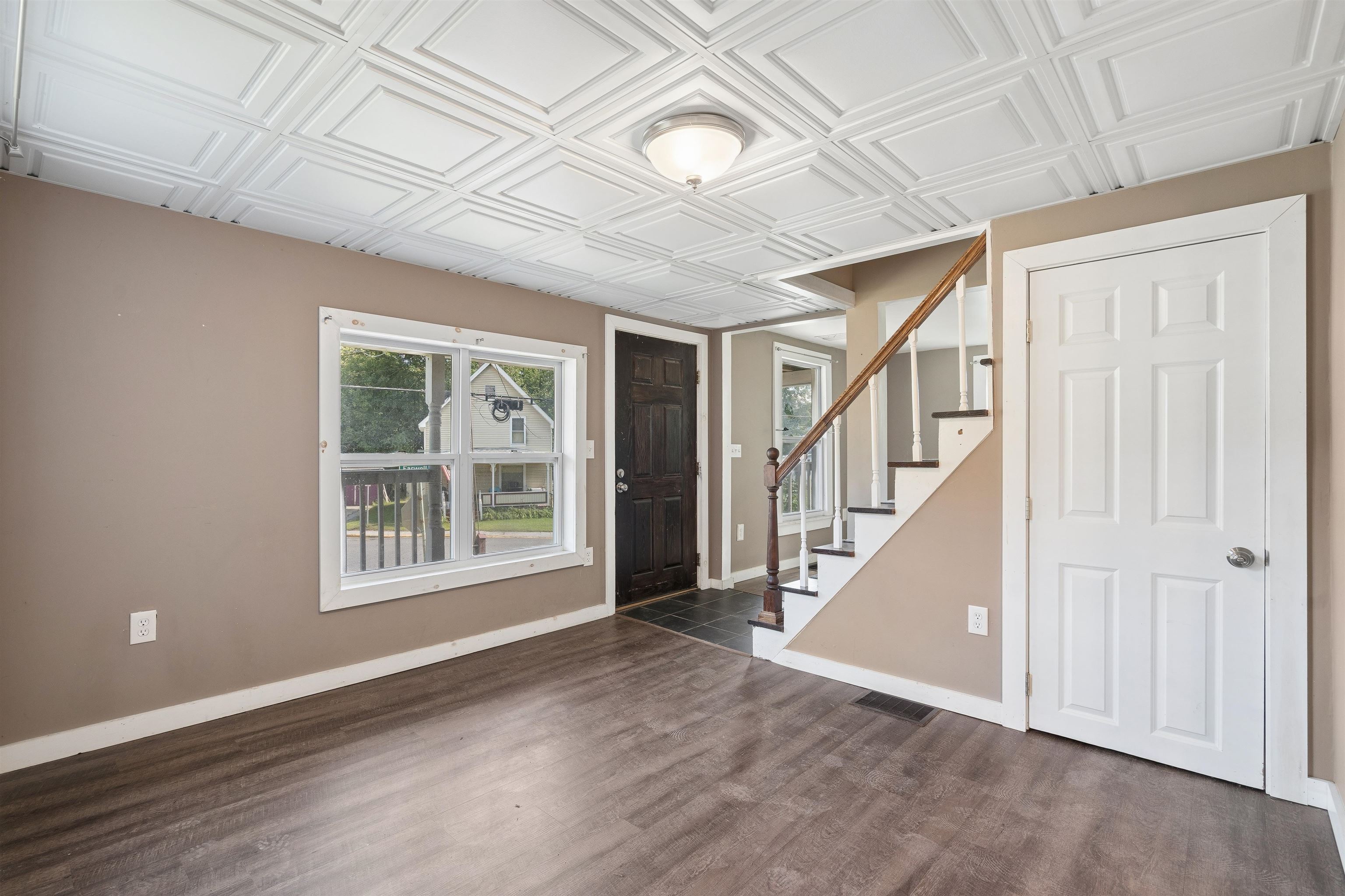 2 Farwell Street photo 19