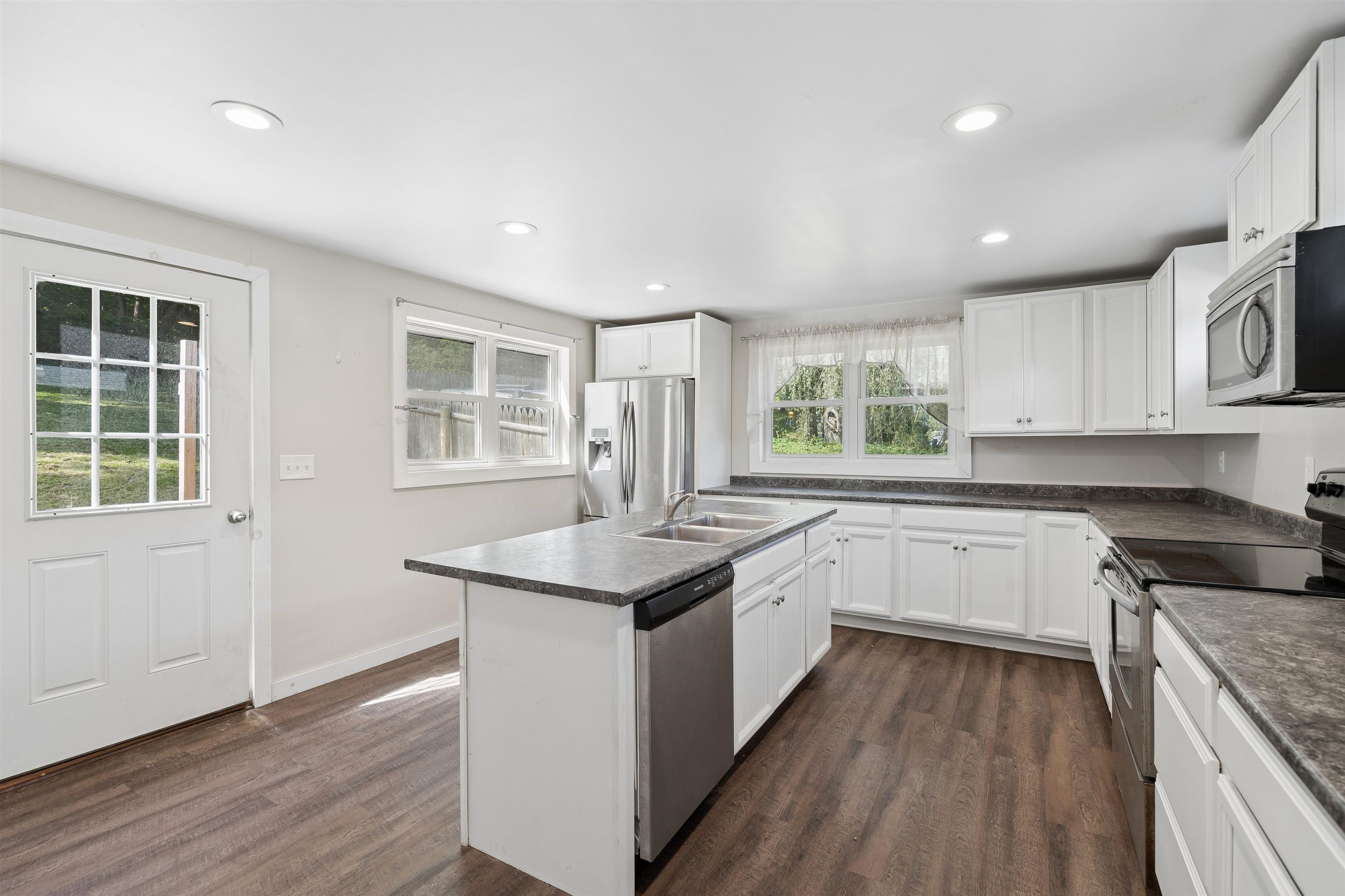 2 Farwell Street photo 24