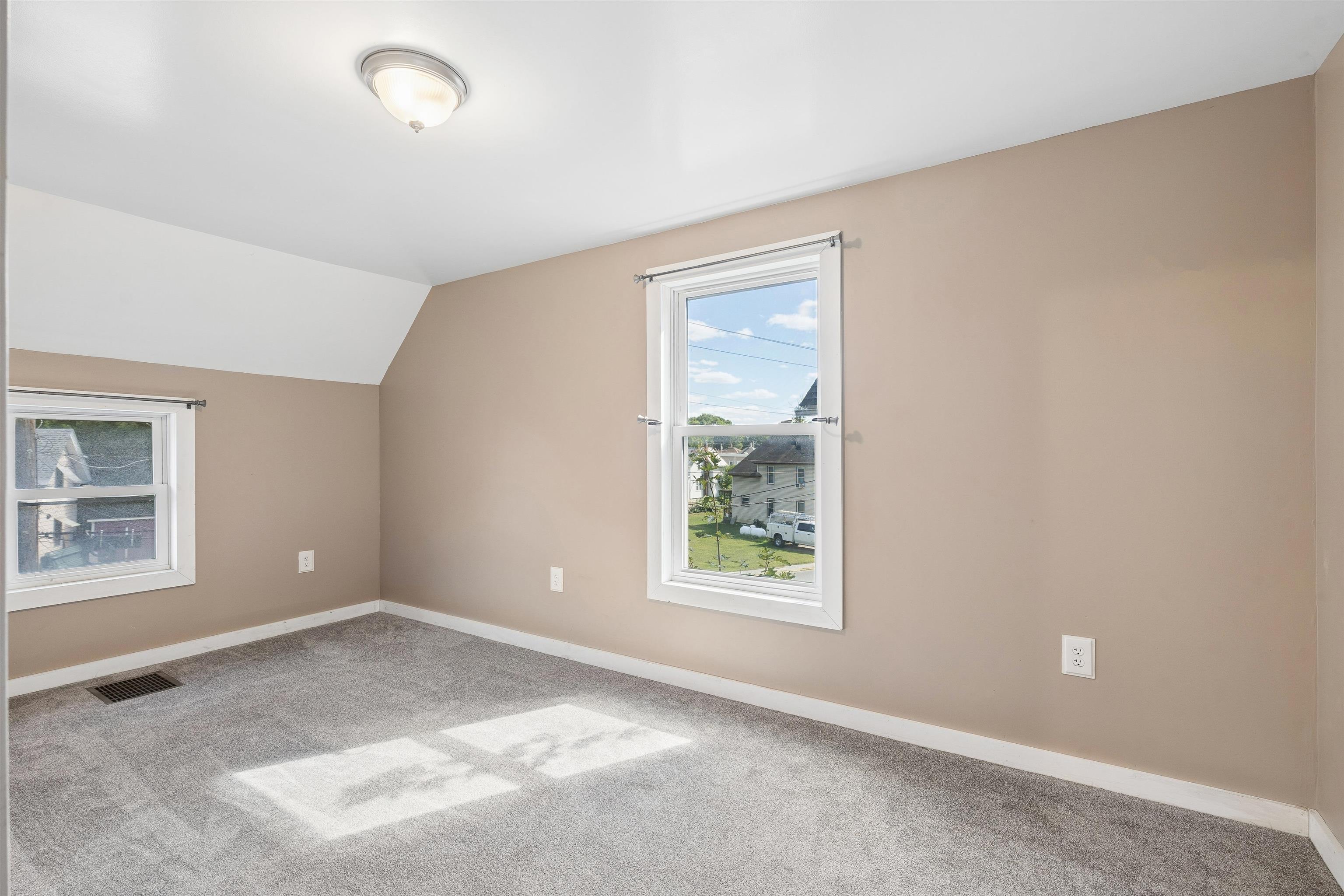 2 Farwell Street photo 35