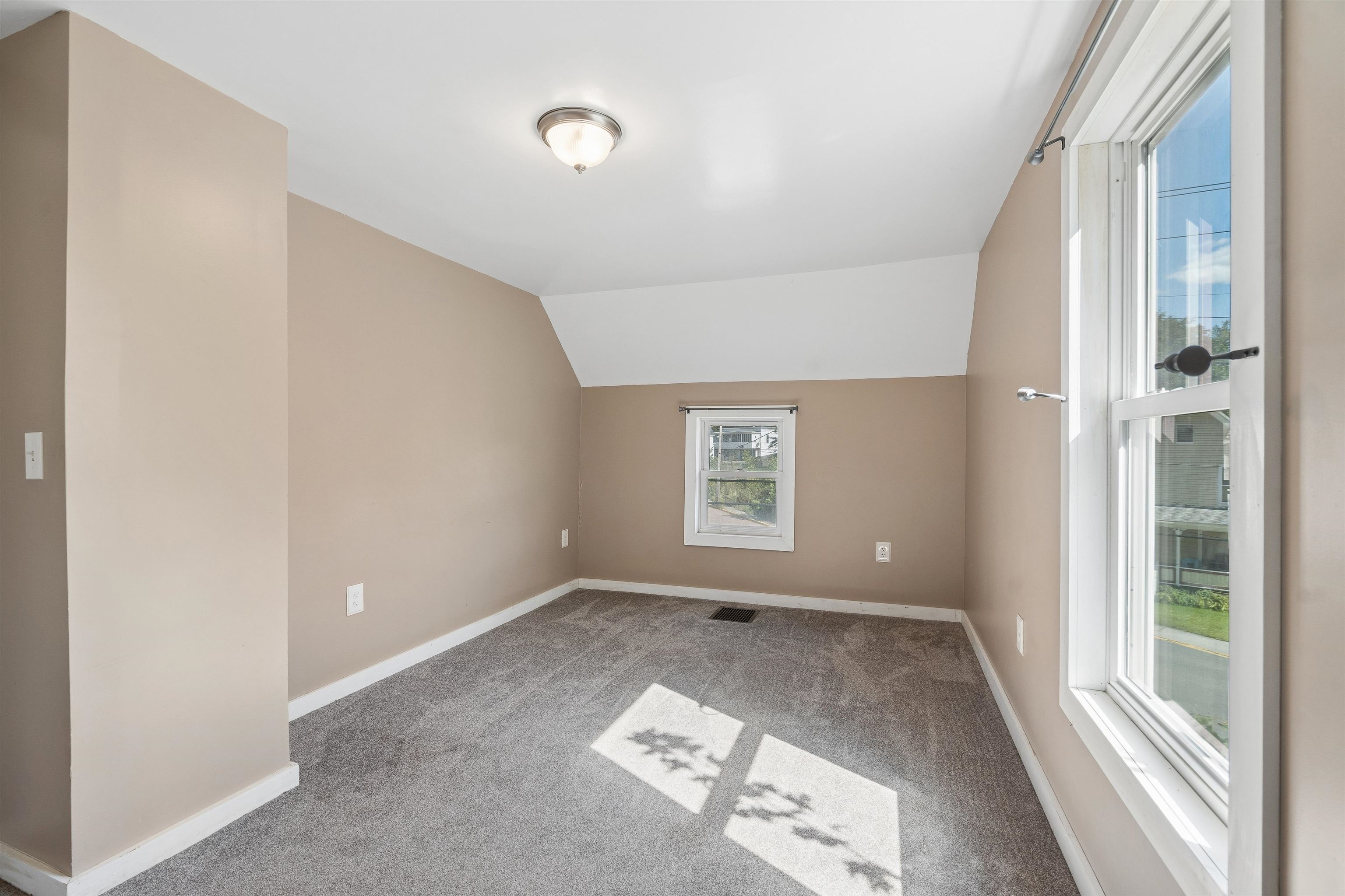 2 Farwell Street photo 36