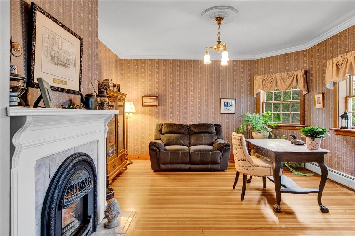 19 Brown Avenue photo 13