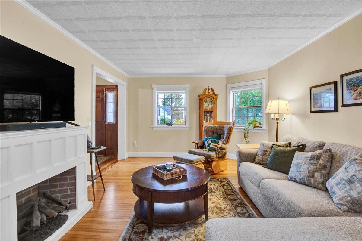 19 Brown Avenue photo 17