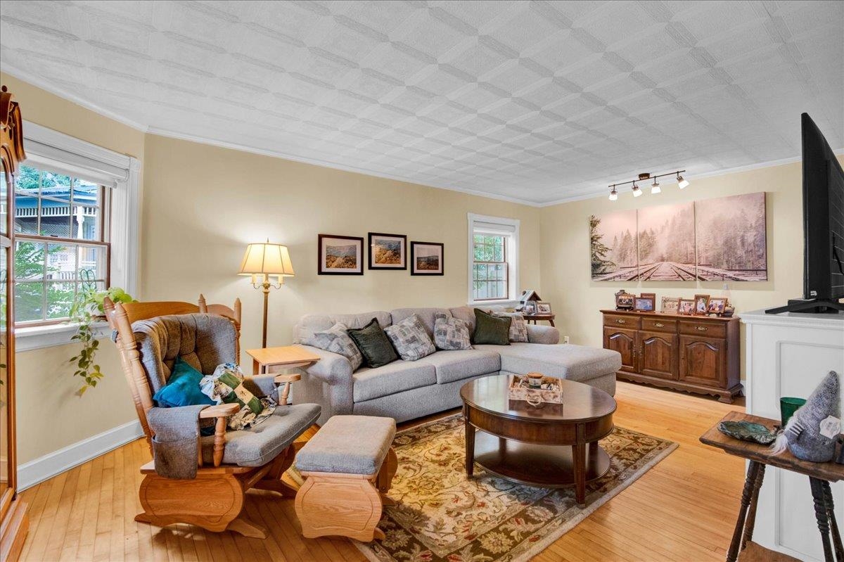 19 Brown Avenue photo 21