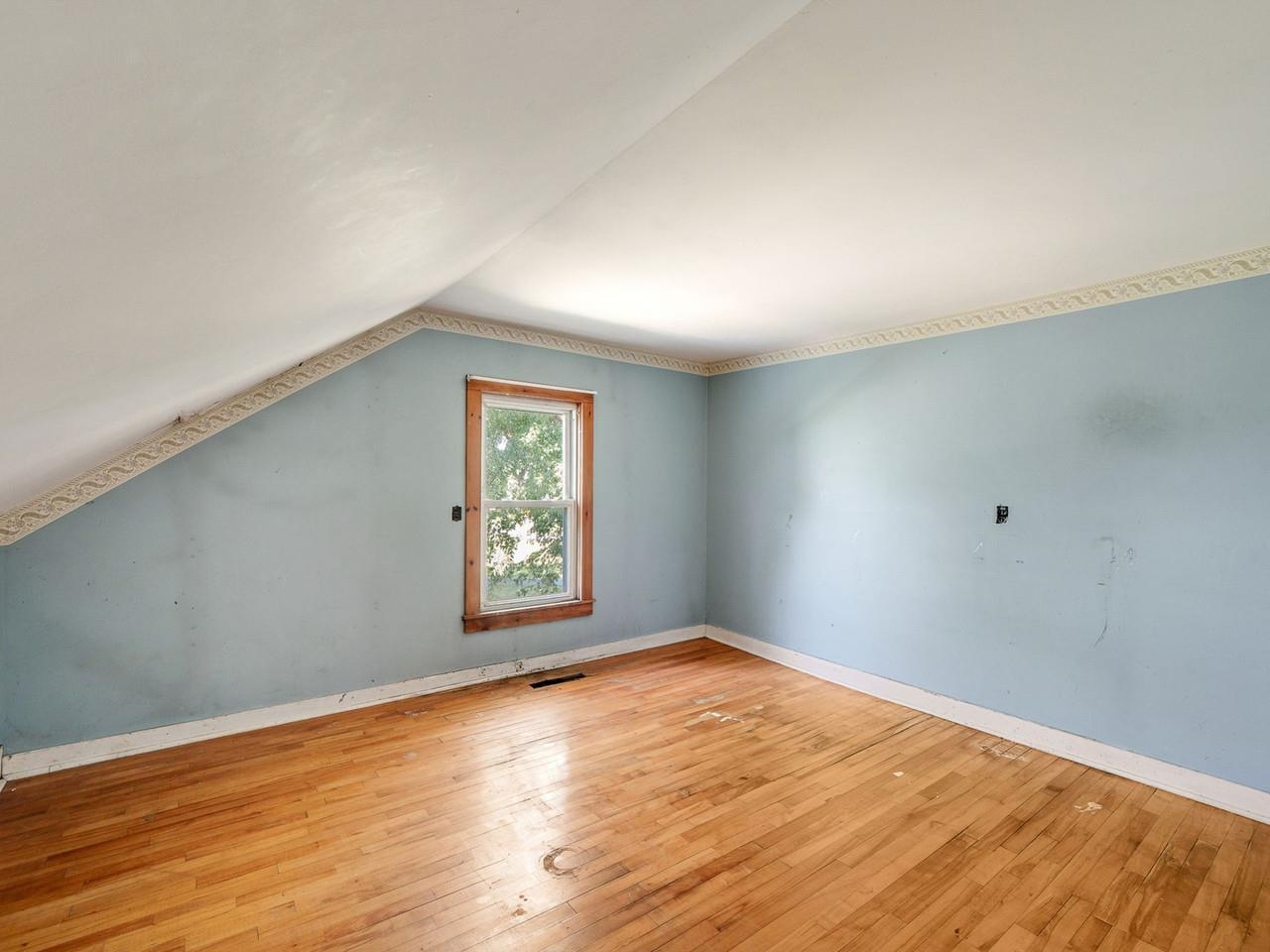 1114 Jersey Street South photo 23
