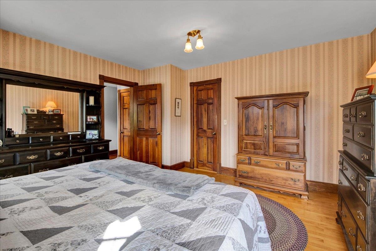 19 Brown Avenue photo 27