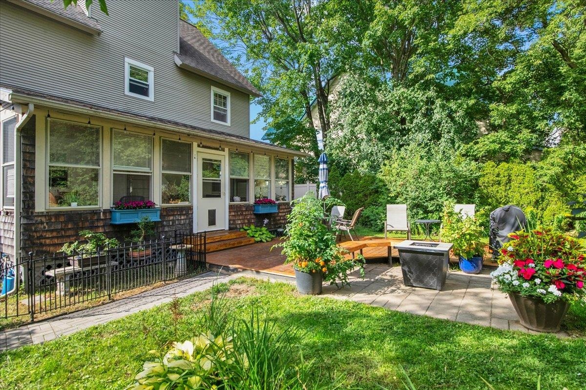 19 Brown Avenue photo 3