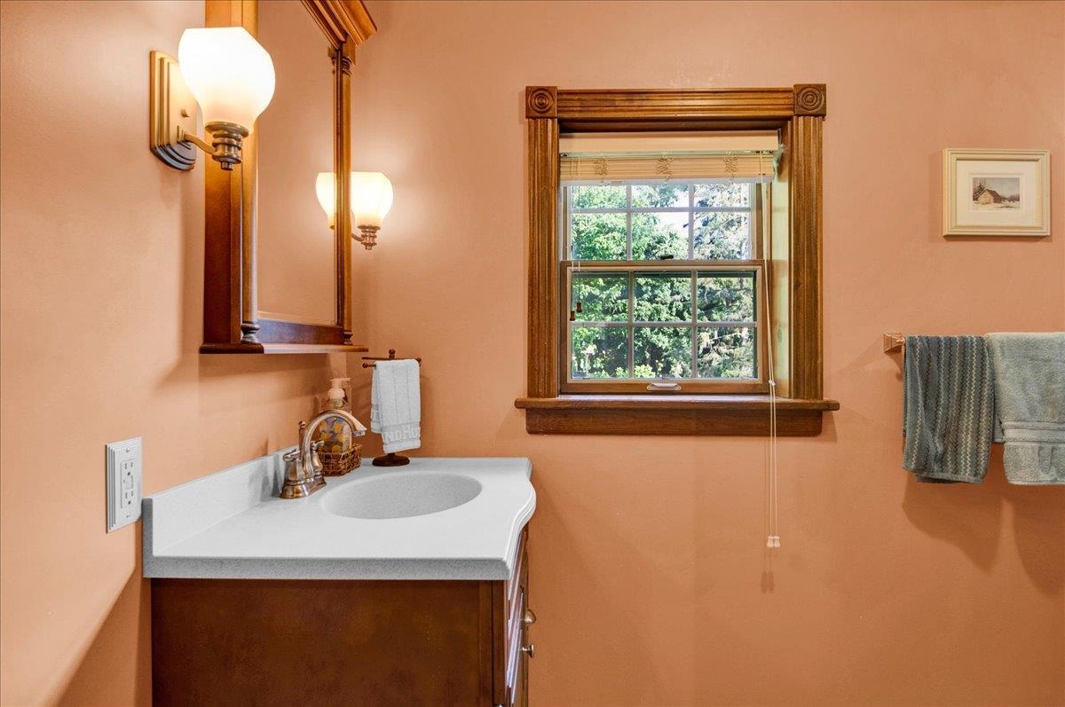 19 Brown Avenue photo 31