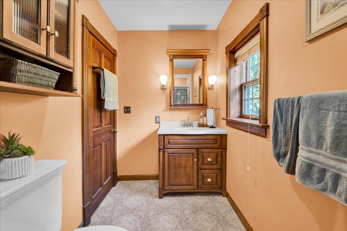 19 Brown Avenue photo 32