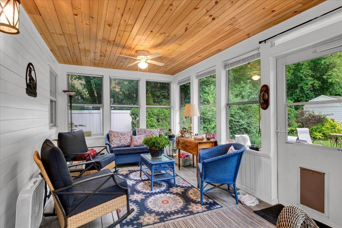 19 Brown Avenue photo 38