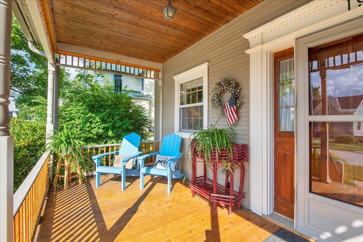 19 Brown Avenue photo 4