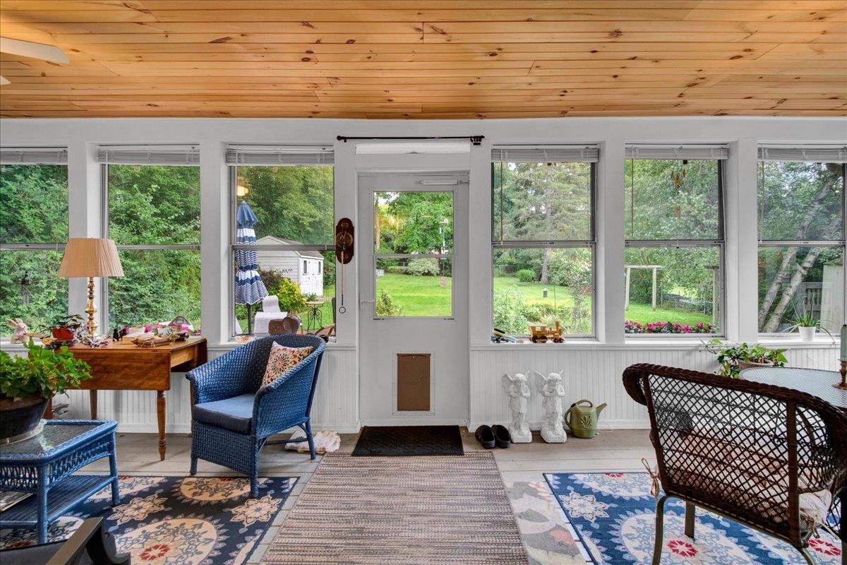 19 Brown Avenue photo 40