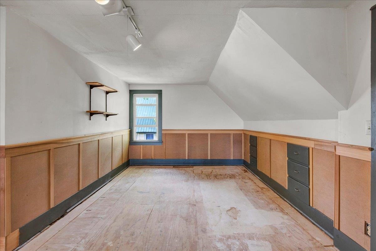 19 Brown Avenue photo 43